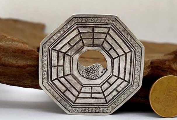 梦见有人拿刀刺我是怎么回事_被刺梦解读