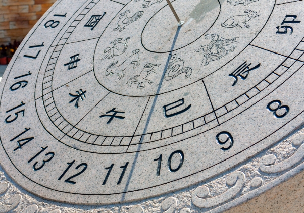 做梦梦见蛇缠身是什么意思