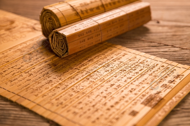 中年女人梦见自己怀孕是什么意思图片