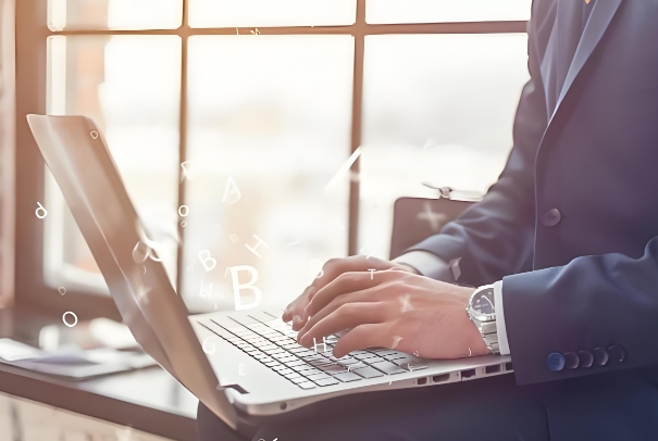 女人梦见到处躲避老虎是什么意思